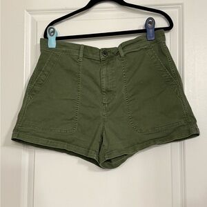 Madewell Perfect Vintage Fatigue Short in Olive Green Size 31 Like New
